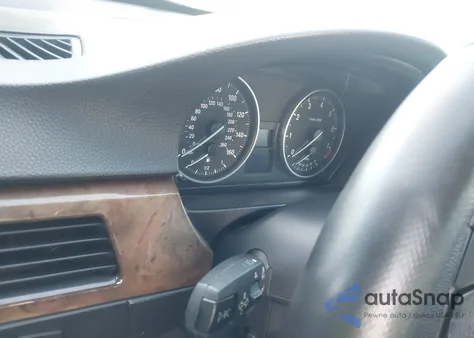 2010 BMW 328I xDrive z USA, uszkodzony, nr VIN WBAPK5C51AA648243